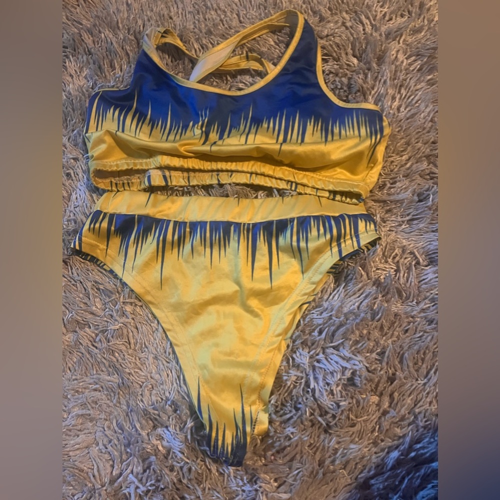 3 piece women’s bikini size large